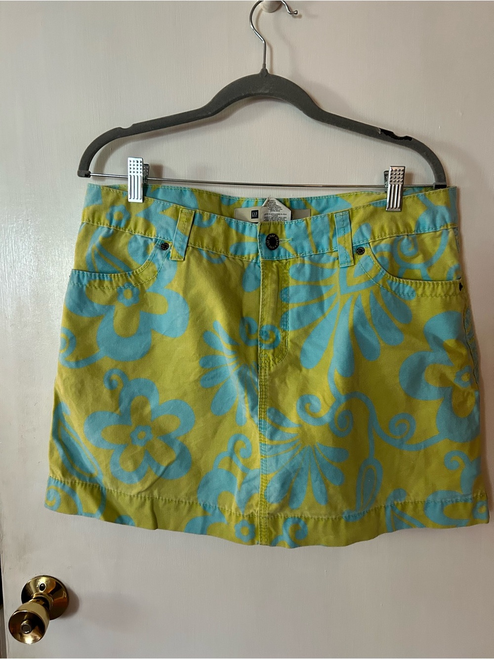 GAP VINTAGE Green Mini Skirt with Blue Floral Print